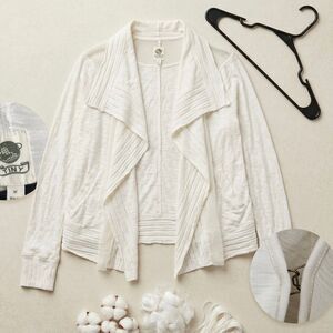 Anthropologie tiny white cardigan waterfall style size medium mesh mixed media